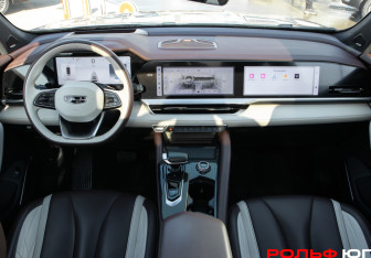 Подержанный автомобиль Geely Monjaro 2023 года (12 фото)