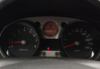 Подержанный автомобиль Nissan Qashqai 2007 года (12 фото)