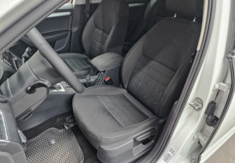 Подержанный автомобиль Skoda Octavia Liftback 2018 года (20 фото)