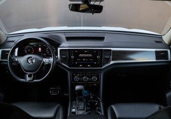 Подержанный автомобиль Volkswagen Teramont 2018 года (14 фото)