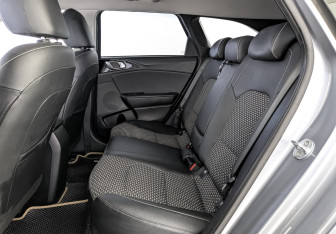 Подержанный автомобиль Kia Ceed Wagon 2021 года (18 фото)