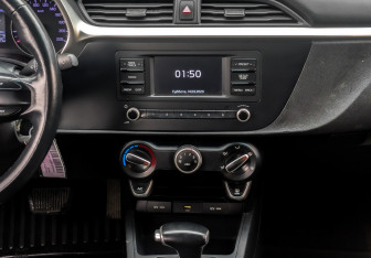 Подержанный автомобиль Kia Rio Hatchback 2021 года (15 фото)