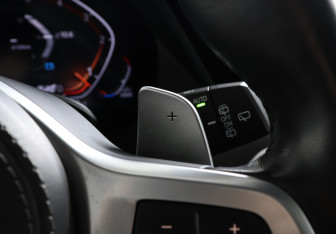 Подержанный автомобиль BMW X7 2021 года (19 фото)