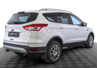 Подержанный автомобиль Ford Kuga 2013 года (5 фото)