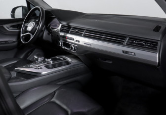 Подержанный автомобиль Audi Q7 2019 года (9 фото)