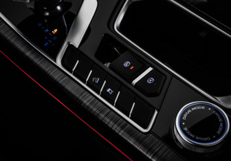 Подержанный автомобиль Geely Tugella 2023 года (19 фото)
