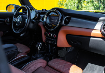 Подержанный автомобиль MINI Hatch 2021 года (7 фото)