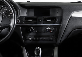 Подержанный автомобиль BMW X3 2013 года (13 фото)