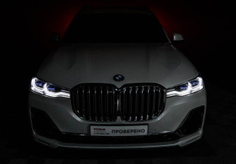 Подержанный автомобиль BMW X7 2020 года (21 фото)