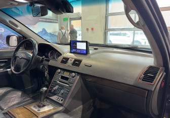 Подержанный автомобиль Volvo XC90 2008 года (10 фото)