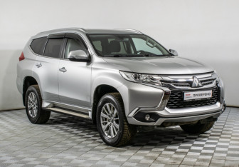 Подержанный автомобиль Mitsubishi Pajero Sport 2017 года (3 фото)