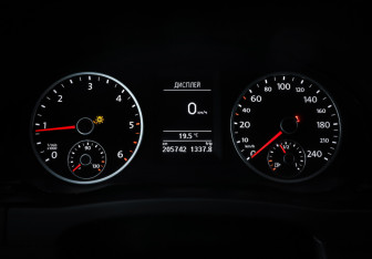 Подержанный автомобиль Volkswagen Tiguan 2013 года (16 фото)