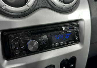 Подержанный автомобиль Renault Logan Sedan 2013 года (8 фото)