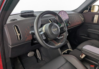 Подержанный автомобиль MINI Countryman 2024 года (26 фото)