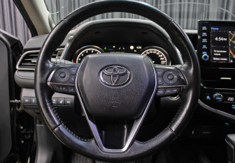 Подержанный автомобиль Toyota Camry Sedan 2021 года (17 фото)