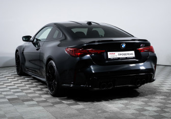 Подержанный автомобиль BMW M4 Coupe 2024 года (7 фото)
