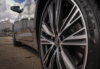 Подержанный автомобиль Audi A6 Sedan 2023 года (11 фото)