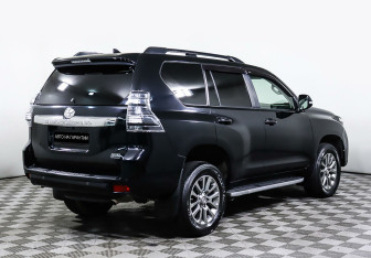 Подержанный автомобиль Toyota Land Cruiser Prado 2016 года (4 фото)