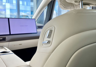 Подержанный автомобиль LiXiang Mega 2024 года (30 фото)