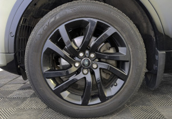 Подержанный автомобиль Land Rover Discovery 2018 года (12 фото)