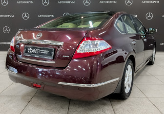 Подержанный автомобиль Nissan Teana 2013 года (5 фото)