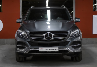 Подержанный автомобиль Mercedes-Benz GLE 2017 года (2 фото)