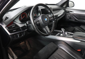 Подержанный автомобиль BMW X5 2018 года (12 фото)