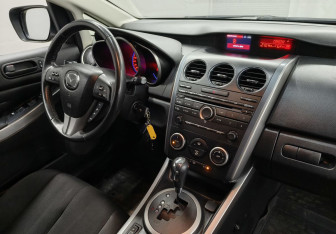 Подержанный автомобиль Mazda CX-7 2011 года (10 фото)