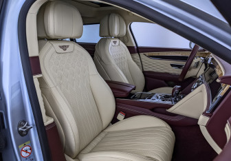 Подержанный автомобиль Bentley Flying Spur 2021 года (24 фото)