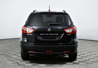 Подержанный автомобиль Suzuki SX4 Hatchback 2019 года (6 фото)