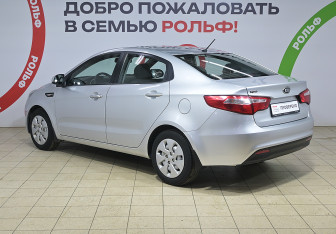 Подержанный автомобиль Kia Rio Sedan 2012 года (6 фото)