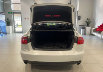 Подержанный автомобиль Audi A6 Sedan 2013 года (6 фото)