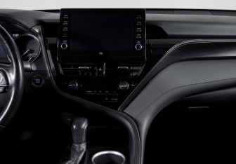 Подержанный автомобиль Toyota Camry Sedan 2021 года (13 фото)