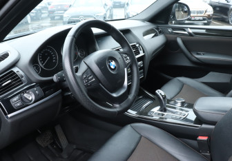 Подержанный автомобиль BMW X4 2017 года (13 фото)