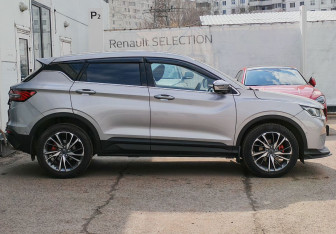 Подержанный автомобиль Geely Coolray 2022 года (4 фото)