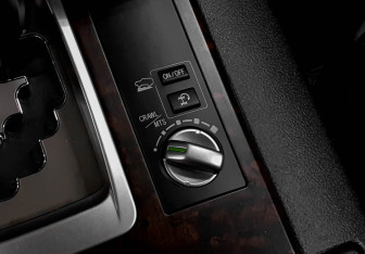 Подержанный автомобиль Toyota Land Cruiser Suv 2013 года (18 фото)