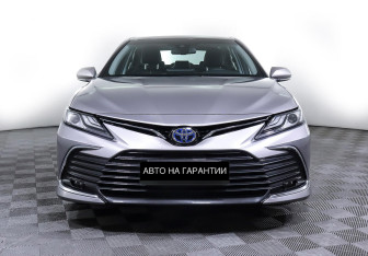 Подержанный автомобиль Toyota Camry Sedan 2022 года (2 фото)