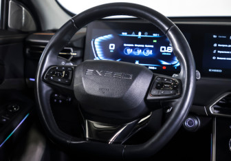 Подержанный автомобиль Exeed TXL 2023 года (13 фото)