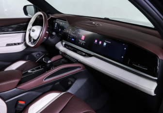 Подержанный автомобиль Geely Monjaro 2023 года (11 фото)