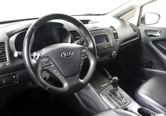Подержанный автомобиль Kia Cerato Sedan 2015 года (7 фото)