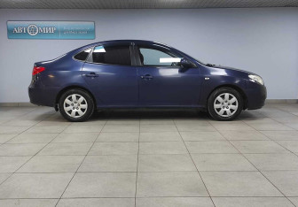 Подержанный автомобиль Hyundai Elantra Sedan 2008 года (6 фото)