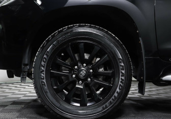 Подержанный автомобиль Toyota Land Cruiser Prado 2020 года (8 фото)