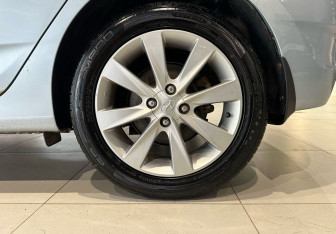 Подержанный автомобиль Hyundai Solaris Hatchback 2012 года (17 фото)
