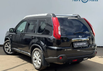 Подержанный автомобиль Nissan X-Trail 2012 года (6 фото)
