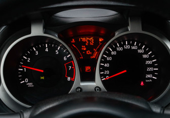 Подержанный автомобиль Nissan Juke 2013 года (20 фото)