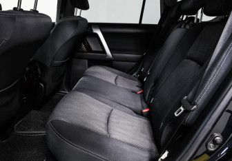 Подержанный автомобиль Toyota Land Cruiser Prado 2016 года (13 фото)