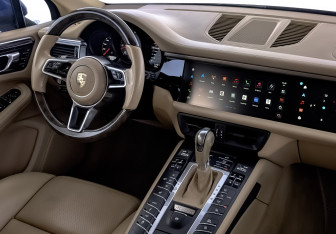 Подержанный автомобиль Porsche Macan 2015 года (30 фото)