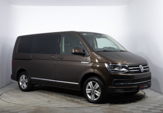 Подержанный автомобиль Volkswagen Multivan 2016 года (3 фото)