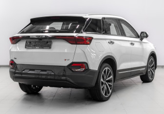 Новый FAW Bestune T77 2023 (2 фото)