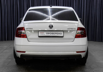 Подержанный автомобиль Skoda Octavia Liftback 2020 года (6 фото)